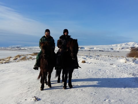 05B - Below the Mountains, photo 5