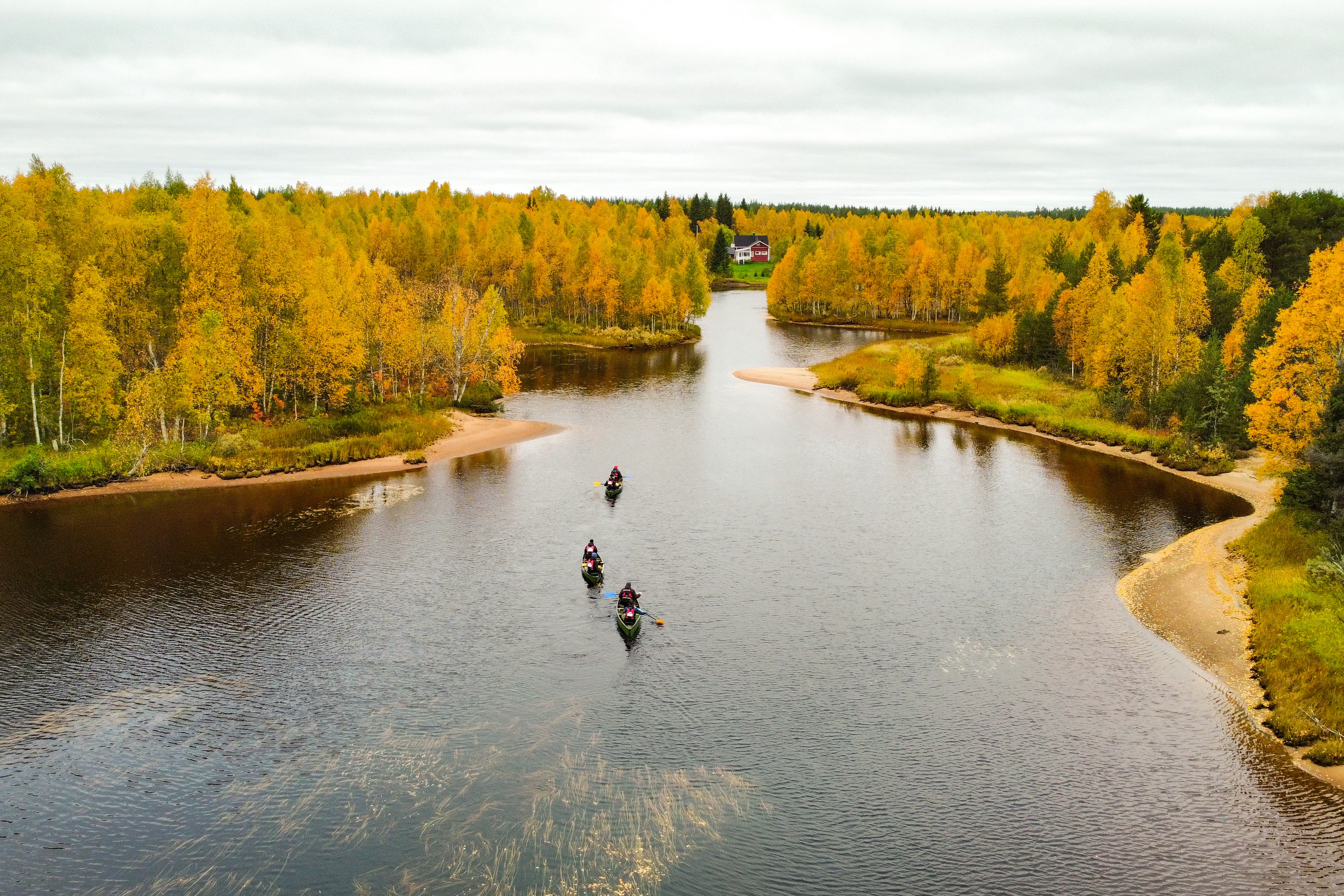Autumn canoeing adventure in Rovaniemi