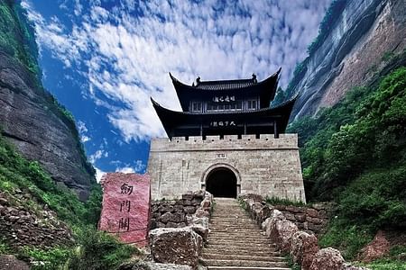 Explore Jianmen Pass and Langzhong Ancient City: Private Tour Experience