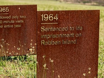 Robben Island and Cape Peninsula Day Tour from Cape Town