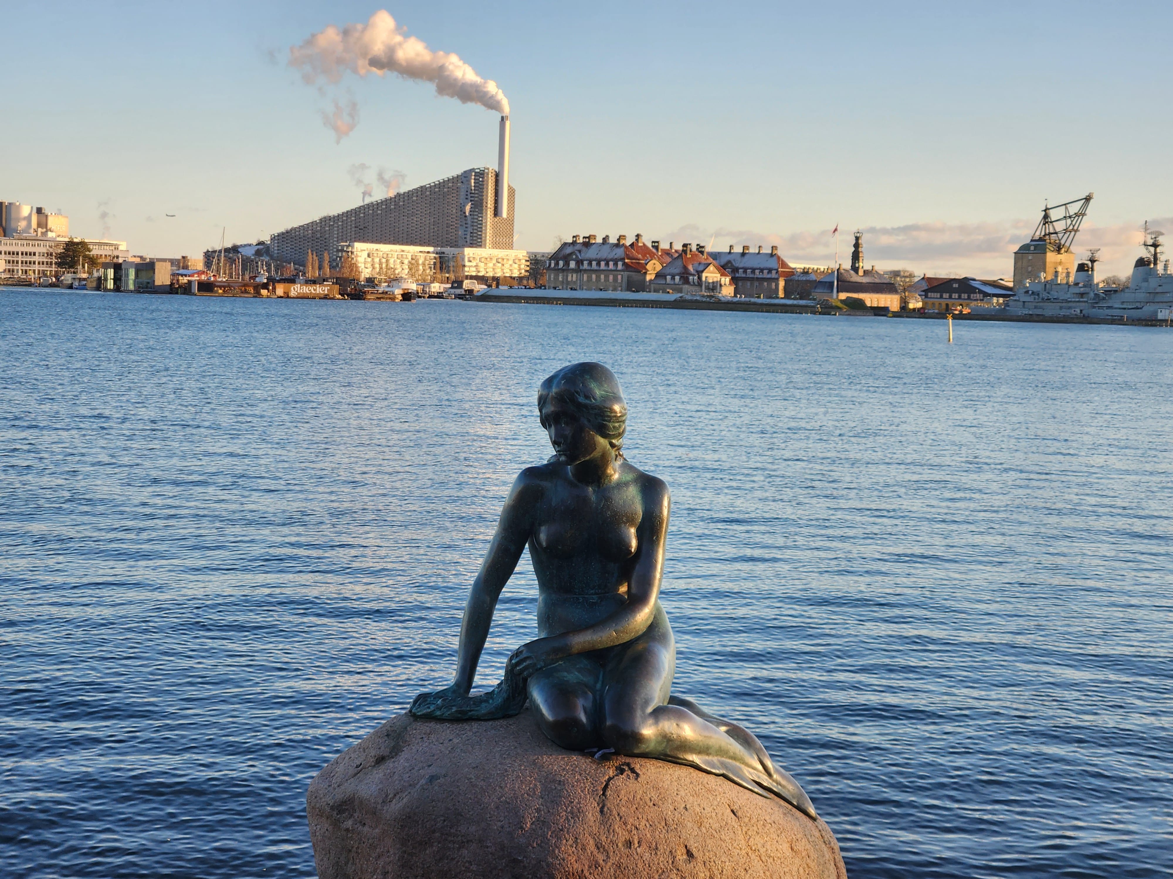 Small walking tour at the little mermaid, with a local guide, canal tour, walking tour, copenhagen