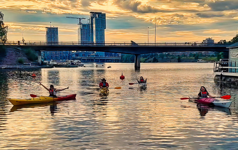 Private Sunset Kayaking Tour in Helsinki's Mustikkamaa