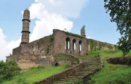 Cultural Tour of Asirgarh Fort from Indore to Burhanpur