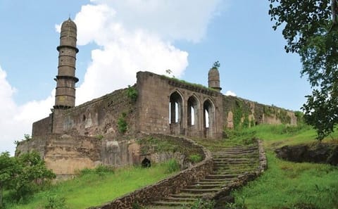 Cultural Tour of Asirgarh Fort from Indore to Burhanpur
