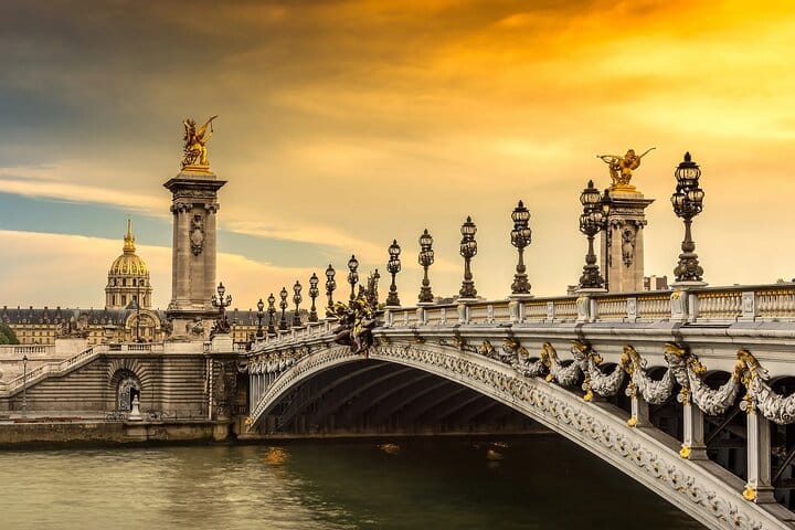 Paris 3-hour Private Tour including Seine River Cruise 9