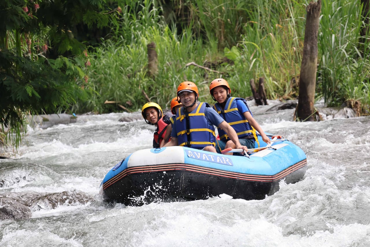 White Water Rafting Adventure at Telaga Waja River 8