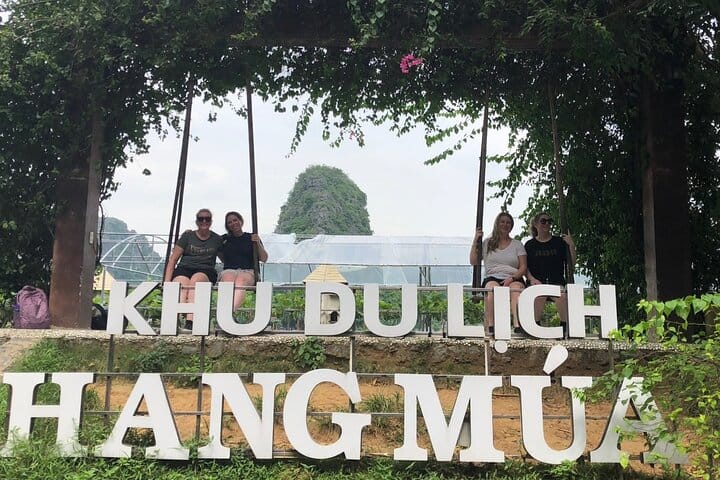 1 Day Ninh Binh Guided Tour from Hanoi by Limousine (Group of 9)