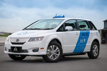 Private Transfer: 100% Electric Don Muang Airport Transfer