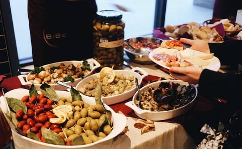 Vancouver City Tour with Indian Cuisine Experience