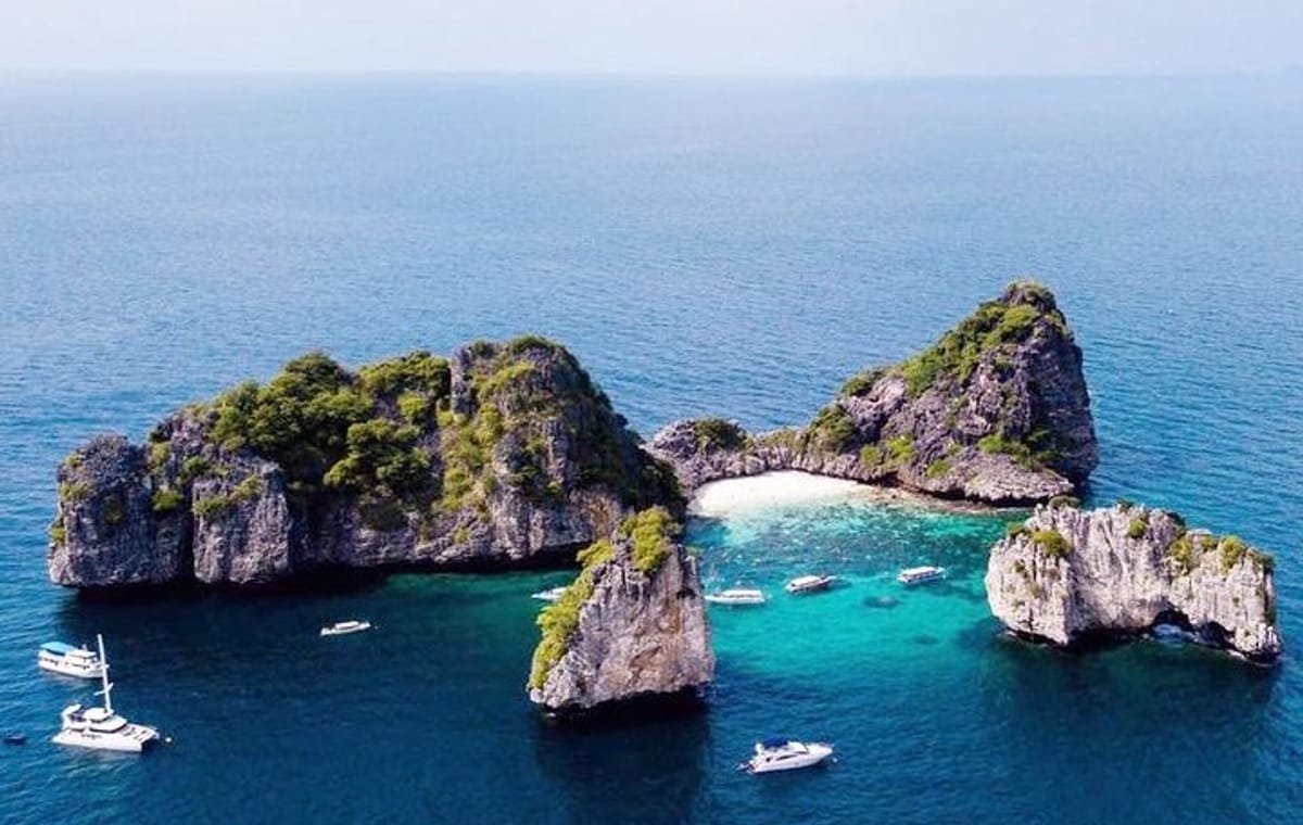 A full Day Haa & Rok islands from Koh Lanta( By Speed Boat)