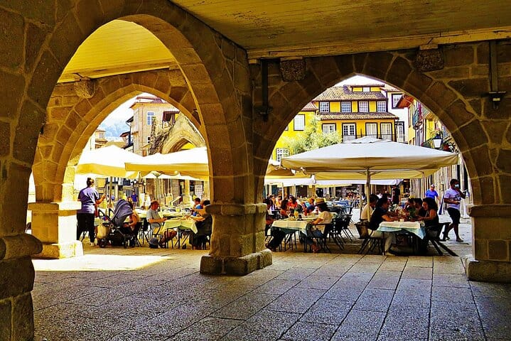 BRAGA E GUIMARÃES: Private Historic Tour from Porto