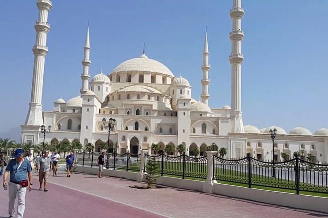 Five Emirates Full Day Tour from Dubai with Hotel Transfers 3