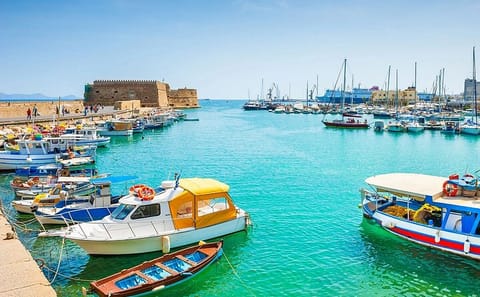 Full-Day Cultural Tour of Knossos and Heraklion from Chania