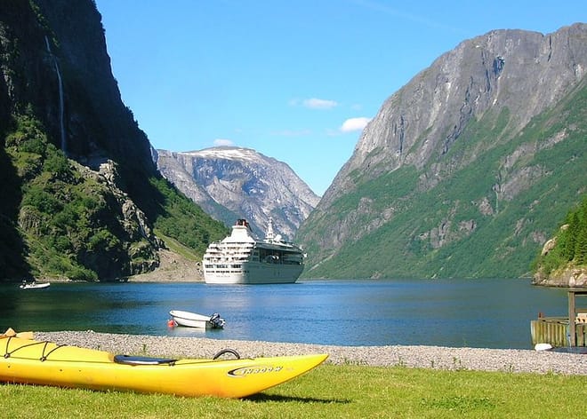 Private guided Bergen to Oslo, Viking Village, Nærøyfjord Cruise & Flåm Railway photo 3