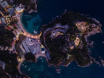Private Bus Tour of Paleokastritsa with Local Tastings