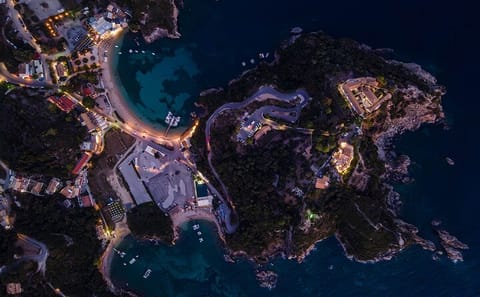 Private Bus Tour of Paleokastritsa with Local Tastings