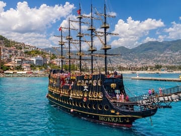 Big Kral Pirate Boat Tour with Drinks, Alcohol Transfer from Side