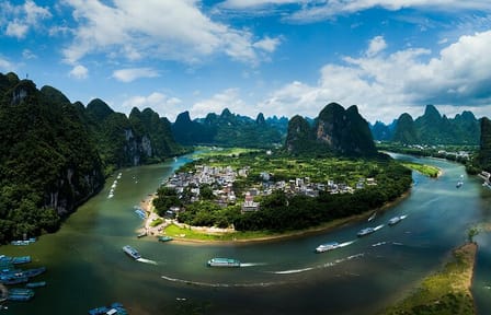 Guilin 1-Day Tour: Reed Flute Cave, Bamboo Boat Ride, Night Show