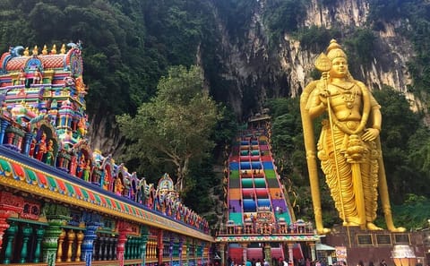 Kuala Lumpur Tour: Petronas Twin Towers Observe Deck & Batu Caves