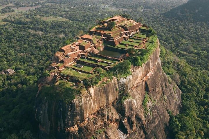 Kandy & Nuwara Eliya | 2 Days Tour