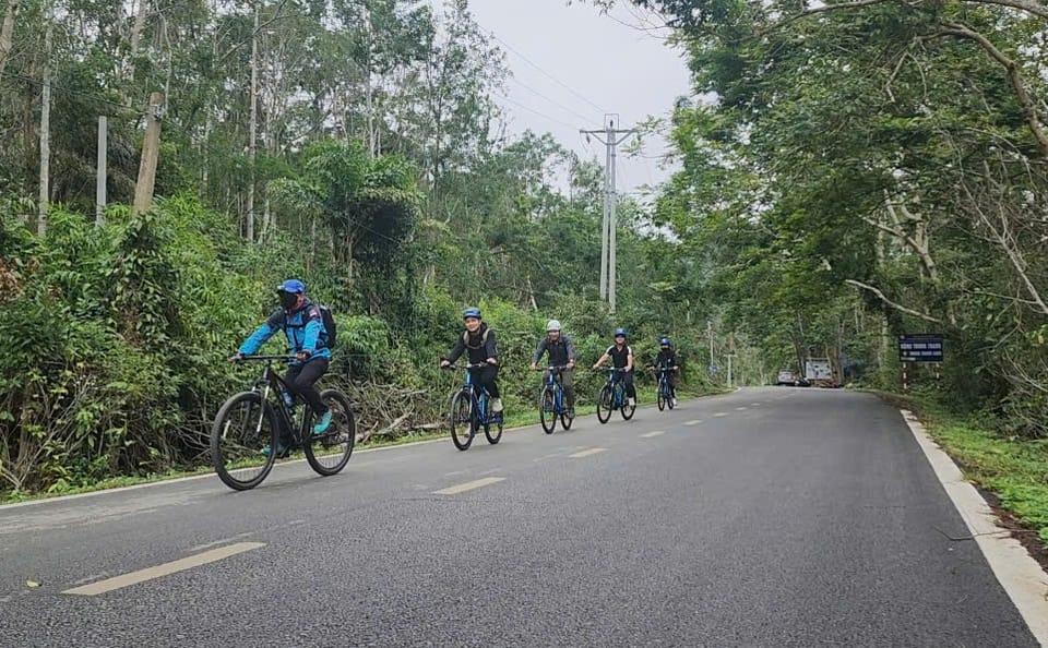 Bike Tour and Caving Adventure in Cat Ba National Park