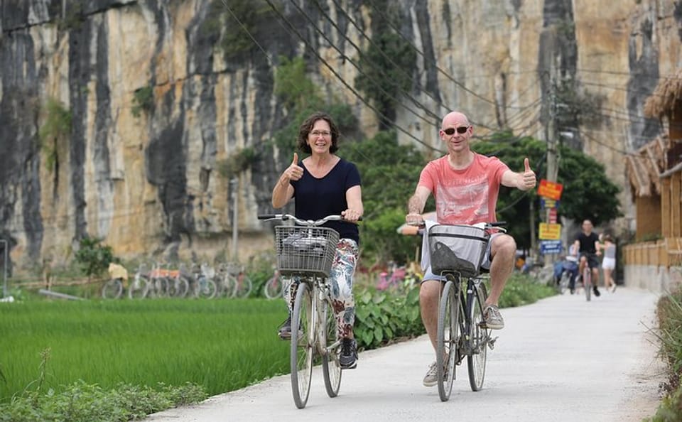 Luxury Day Trip to Hoa Lu, Tam Coc, and Mua Cave from Hanoi