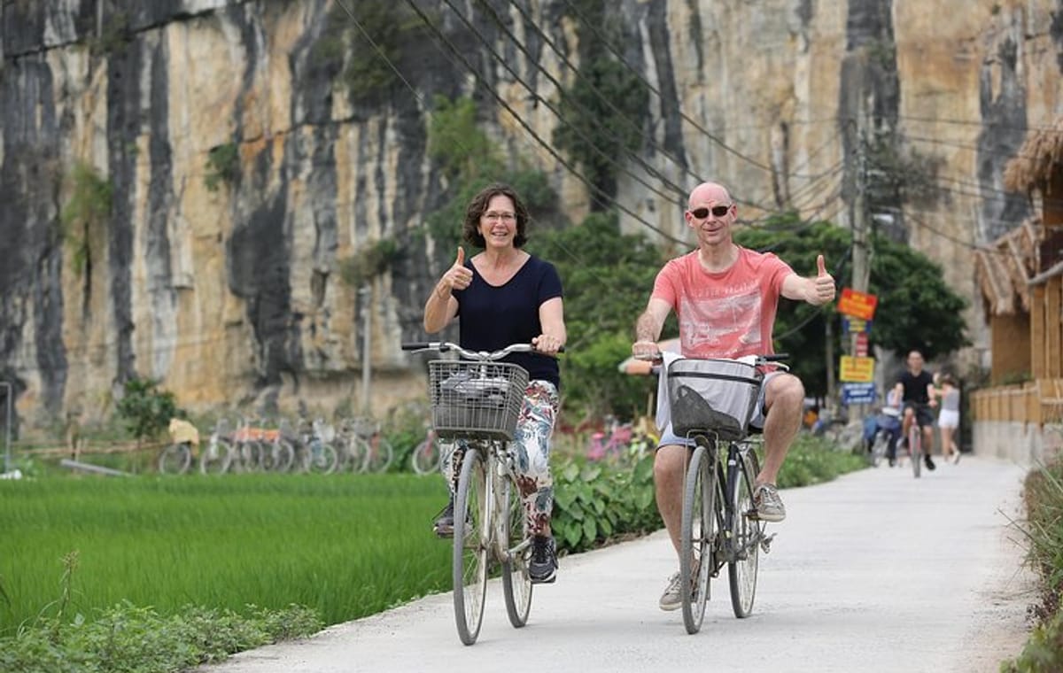 Hoa Lu – Tam Coc – Mua cave Small & Luxury day trip from Hanoi