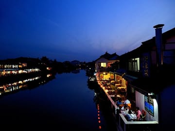 A Day in the “Venice of the East”: The Perfect Suzhou Spanish/English Day Trip from Shanghai（high-speed train）