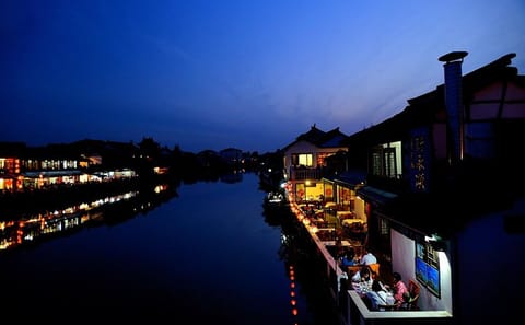 A Day in the “Venice of the East”: The Perfect Suzhou Spanish/English Day Trip from Shanghai（high-speed train）