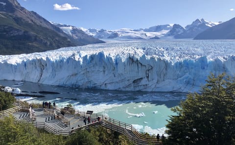 Perito Moreno Glacier Day Trip with Boat Ride from El Calafate