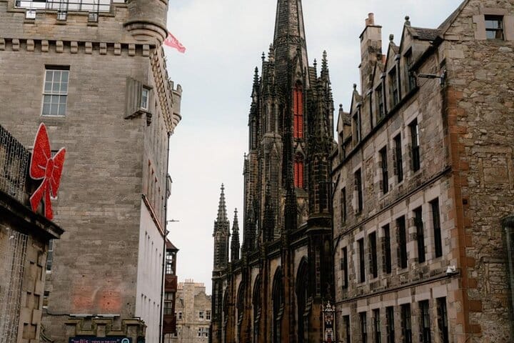 Guided Old Town Walking Tour in Edinburgh 4