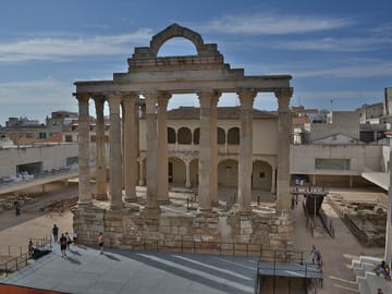 Explore Merida: Roman Theatre, Amphitheatre, Alcazaba & Aqueduct