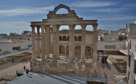 Private Guided Walking Tour of Mérida's Roman Heritage