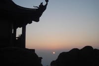 YEN TU MOUNTAIN SPIRITUAL DAY TOUR 4
