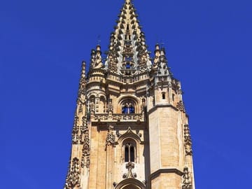 Discover Oviedo – Medieval Charm, Cathedral & Cider Traditions