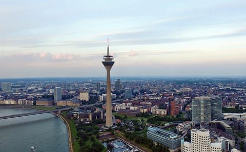 Düsseldorf Old Town Private Tour: Heritage and Culture