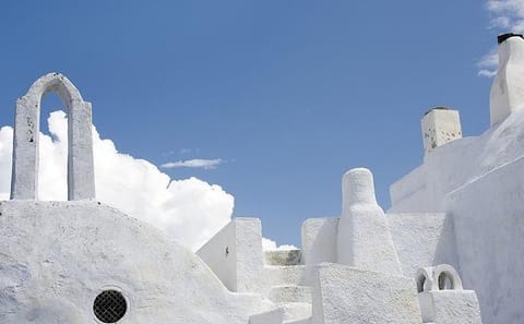 Private 4-Hour Cultural Tour of Emporio and Fira, Santorini
