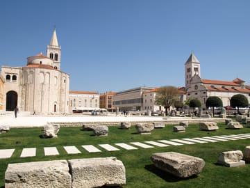 Nin and Zadar Shore Excursion: History and Beach Time