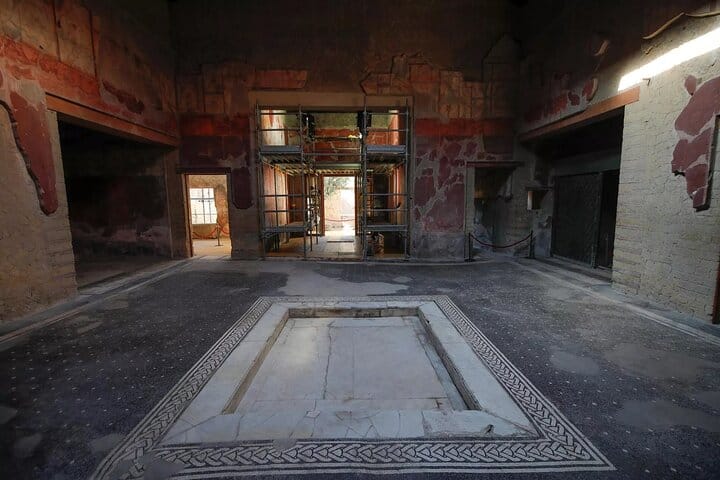 Pompeii, Herculaneum And Vesuvius - Group Tour 10