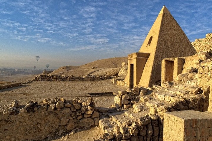 2-Day Luxor Tour: Kings, Queens, Hatshepsut & Medinet Habu & More 5