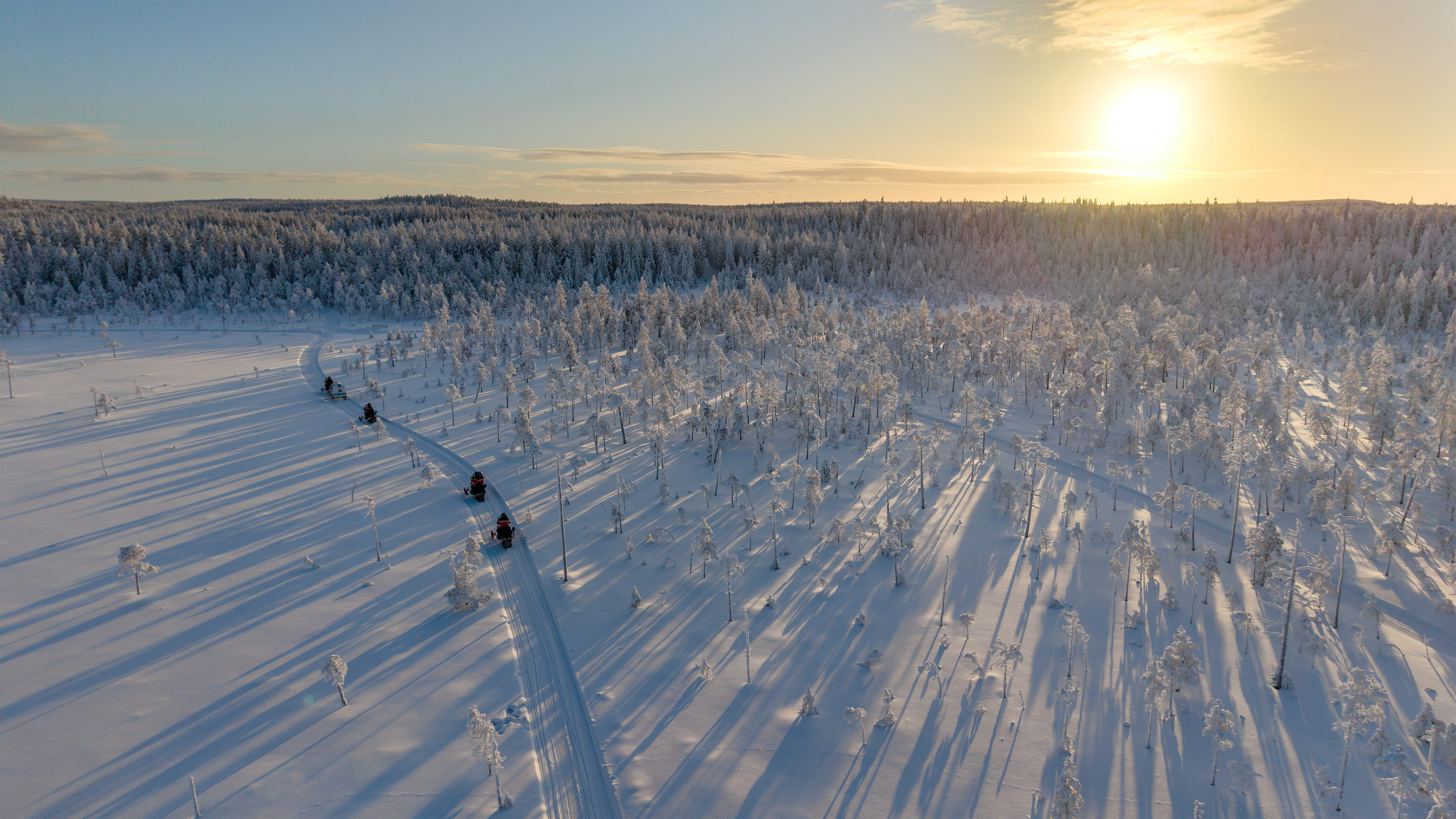 electric snowmobile safari in rovaniemi
