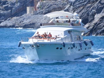 Private Yacht Tour along Alanya's Stunning Coastline