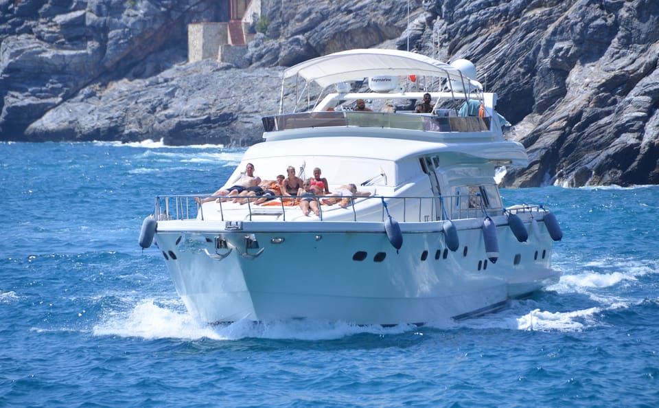 Private Yacht Tour along Alanya's Stunning Coastline