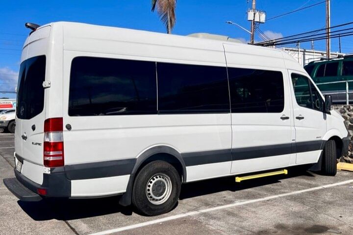 Your Island Welcome: Private KOA Airport Transfers