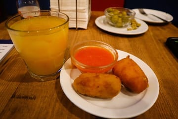 Madrid Food Tasting Tour in Hidden Gems for Small Groups”