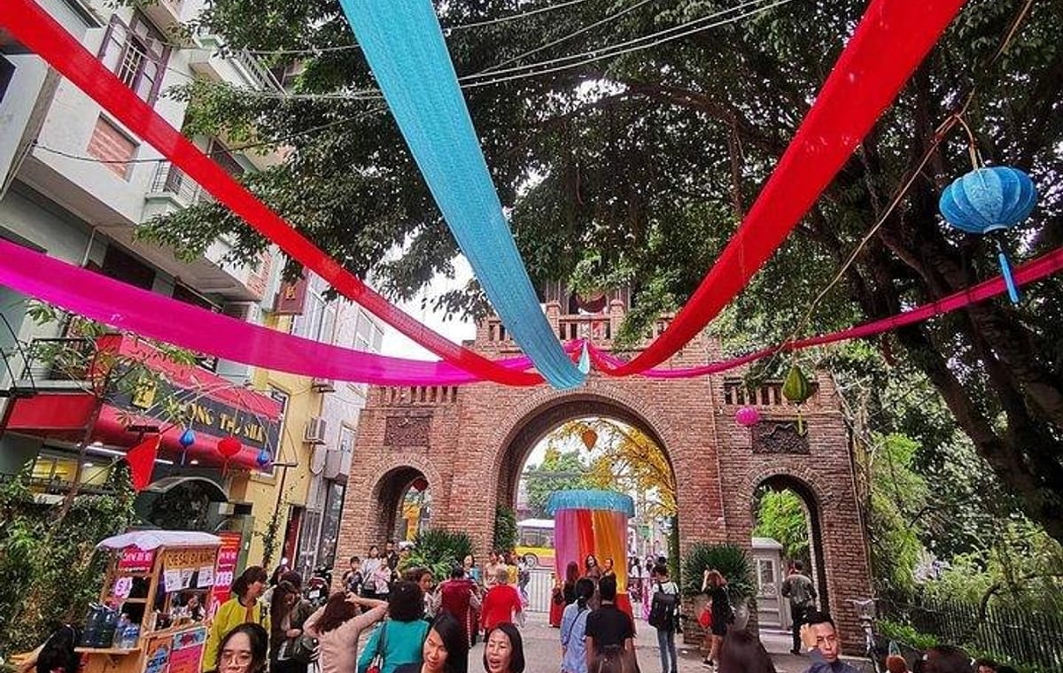 Half-day Silk Weaving Journey In Van Phuc