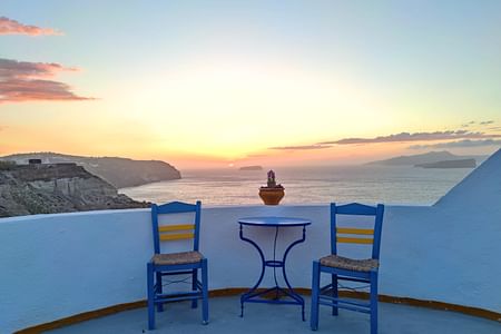 Santorini Sunset Chasing Adventure: Half-Day Private Tour