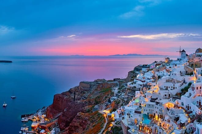 Private Sightseeing in Santorini By Night photo 6