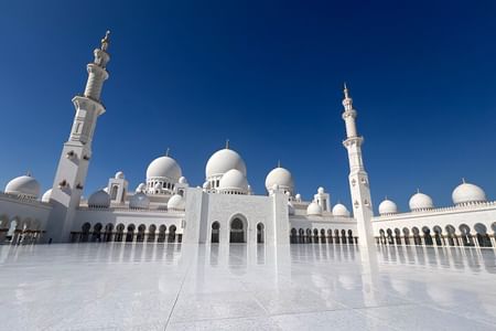 Private Abu Dhabi City Tour with Grand Mosque Entrance