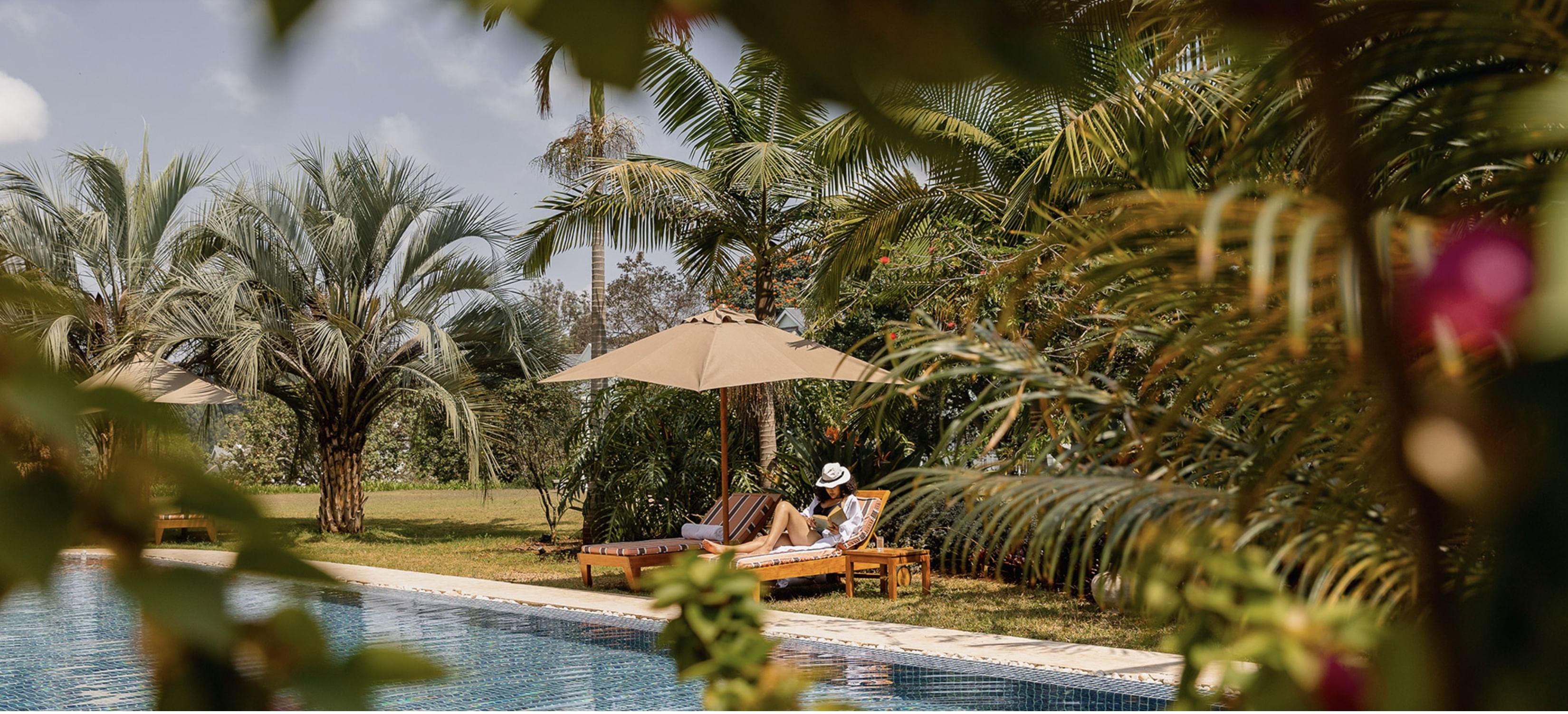 Hemingway Nairobi - Guest by Pool